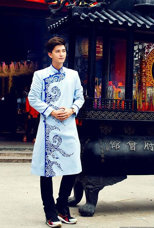 Một số cách tạo dáng chụp ảnh áo dài nam độc đáo và hiệu quả