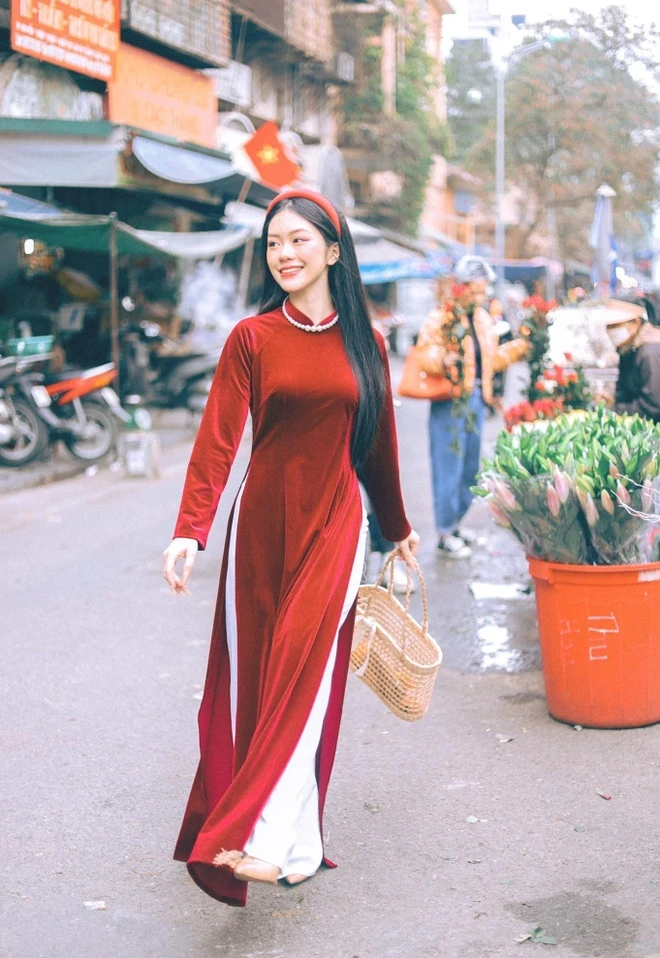Phái đẹp xúng xính áo dài chụp ảnh ngoại cảnh tại Hà Nội