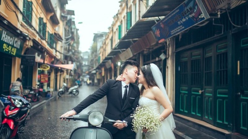 Kinh nghiệm chụp ảnh cưới ngoại cảnh cần lưu ý những gì vào tháng 8/2025