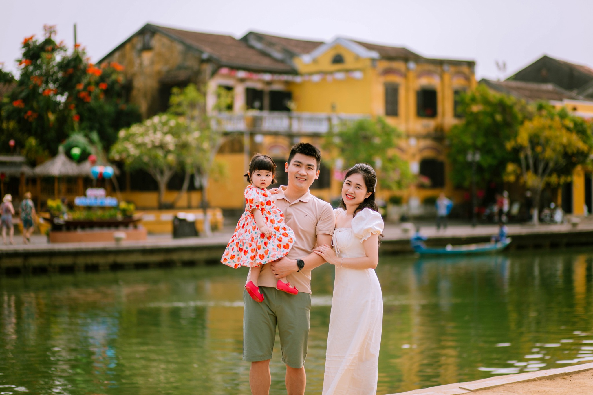 Hướng dẫn chọn dịch vụ ghép ảnh gia đình tại Hội An uy tín
