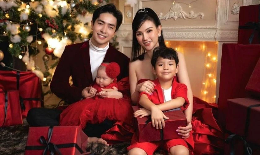 Gợi ý concept chụp ảnh Noel cho gia đình tuyệt đẹp Gợi ý concept chụp ảnh Noel cho gia đình tuyệt đẹp