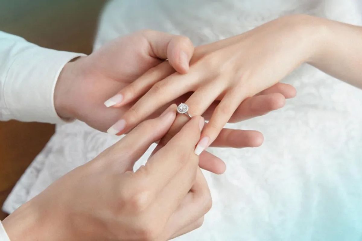 Trào lưu chụp hình cầu hôn tại Đà Nẵng thu hút các cặp đôi trẻ