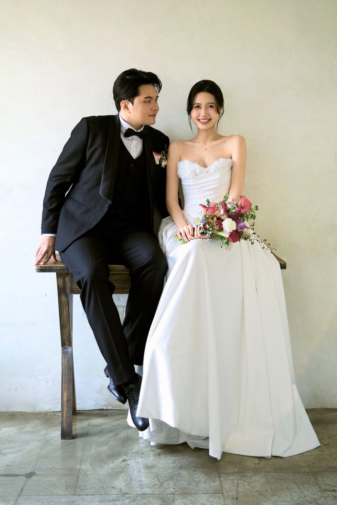 Chụp ảnh cưới 2026 theo phong cách điện ảnh đang thịnh hành