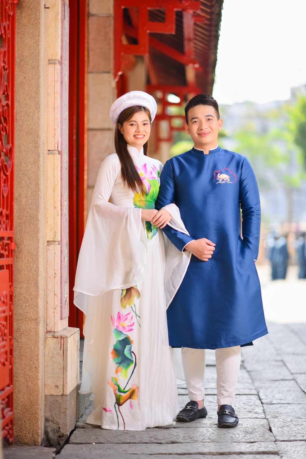 Kinh nghiệm chụp couple áo dài đẹp tại TPHCM 2026 Kinh nghiệm chụp couple áo dài đẹp tại TPHCM 2026