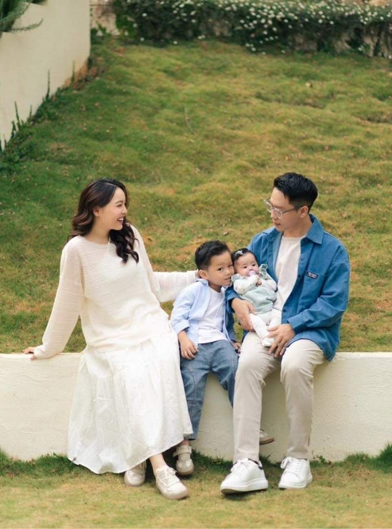 Gợi ý trang phục chụp ảnh gia đình mùa hè đẹp & nổi bật