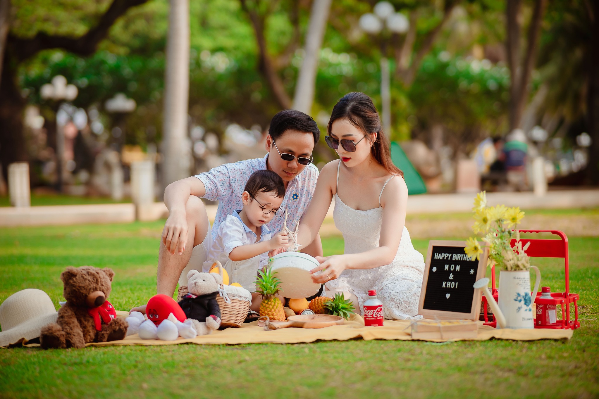 Gợi ý trang phục chụp ảnh gia đình mùa hè đẹp & nổi bật