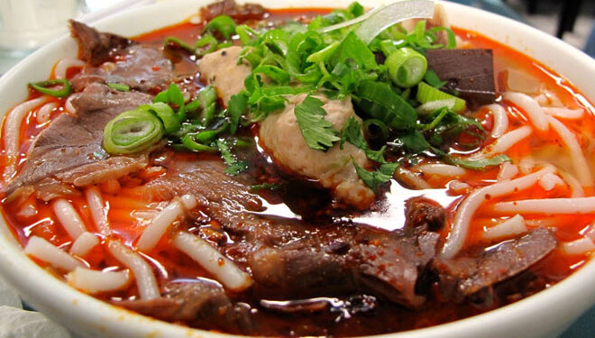 Cách làm bún bò Huế chuẩn vị