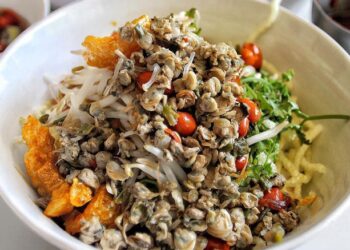 Cách làm cơm hến thơm ngon chuẩn vị người Huế