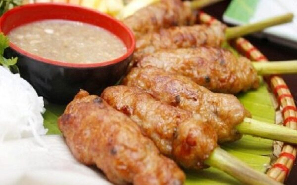 Nem lụi Huế – món ngon chuẩn vị cố đô