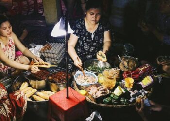 Những quán ăn ngon ở Huế đông khách nhất