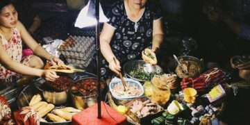 Những quán ăn ngon ở Huế đông khách nhất