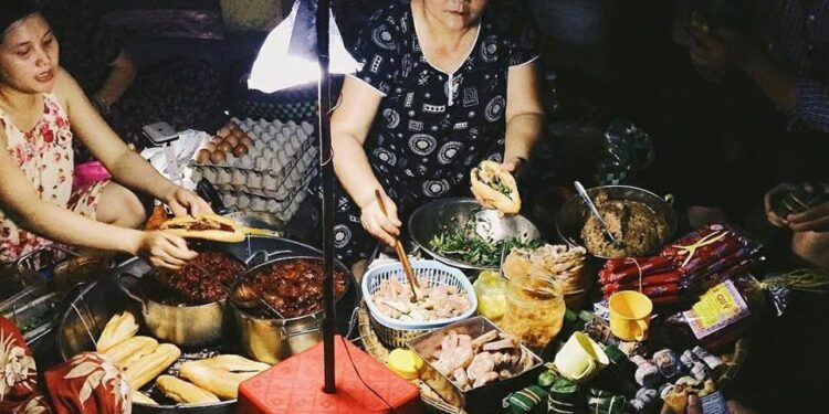 Những quán ăn ngon ở Huế đông khách nhất