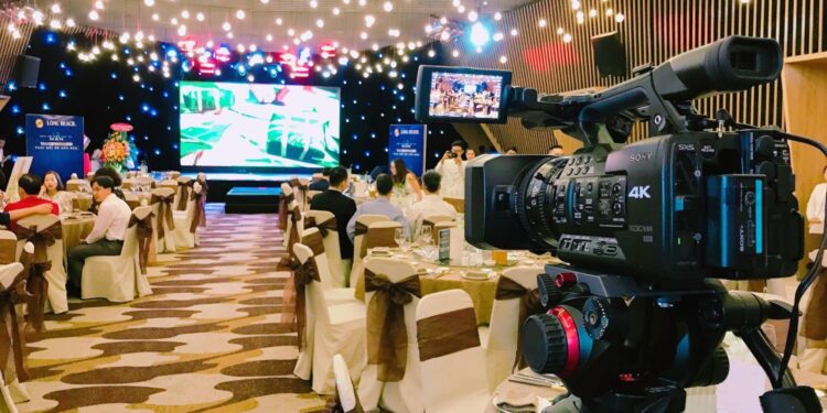 quay chụp sự kiện