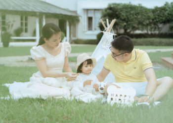 chụp ảnh gia đình ngoài trời