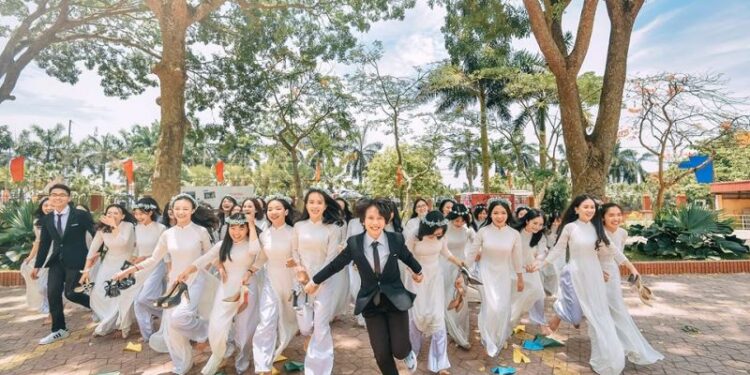 nơi chụp ảnh kỷ yếu ở Huế quen thuộc với nhiều thế hệ học sinh