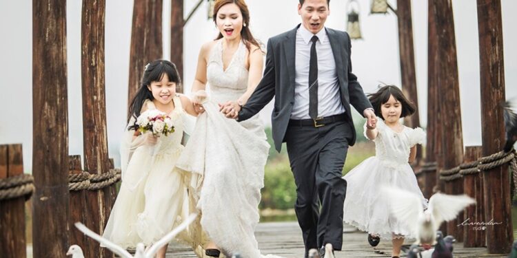 10++ mẫu chụp ảnh kỷ niệm ngày cưới không thể bỏ qua