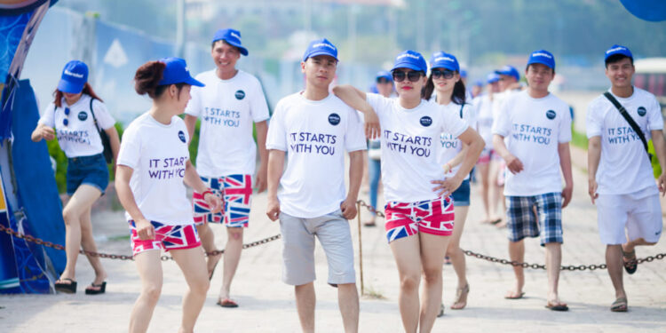 Kinh nghiệm chụp ảnh sự kiện team building cho công ty đông người