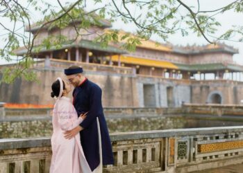 Kinh nghiệm chụp ảnh cưới ngoại cảnh cần lưu ý những gì vào tháng 8/2025