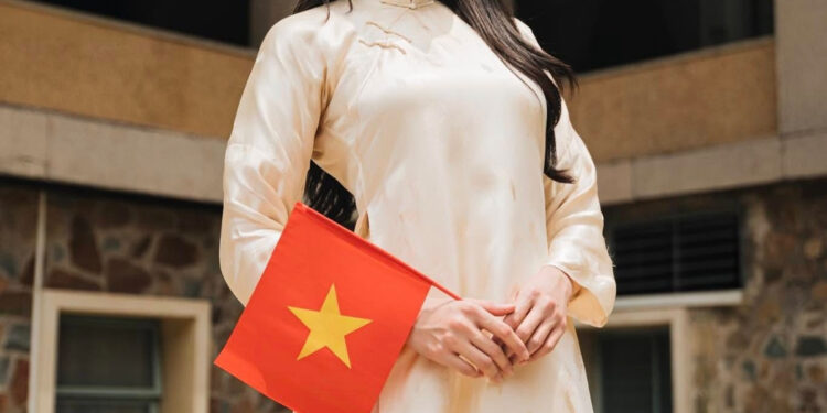 Chụp ảnh áo dài 2/9 tại Huế cùng Lavender Studio – Tại sao không?