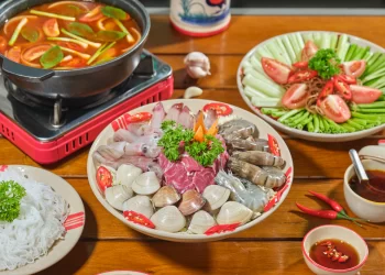 Nhà hàng, khách sạn sang trọng tại Hà Nội đầu tư studio để chụp ảnh món ăn và không gian