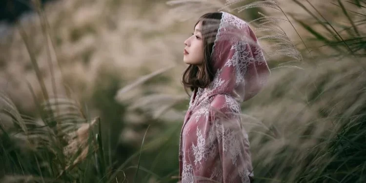 Kinh nghiệm chụp ảnh chân dung ngoại cảnh cho người không biết tạo dáng