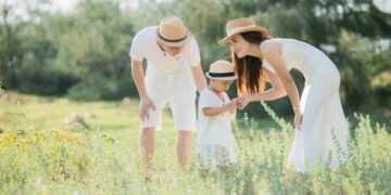 Gợi ý trang phục chụp ảnh gia đình mùa hè đẹp & nổi bật