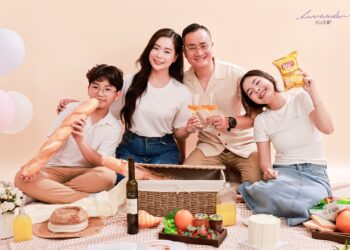 Chụp ảnh gia đình tại studio: sang trọng và hiện đại